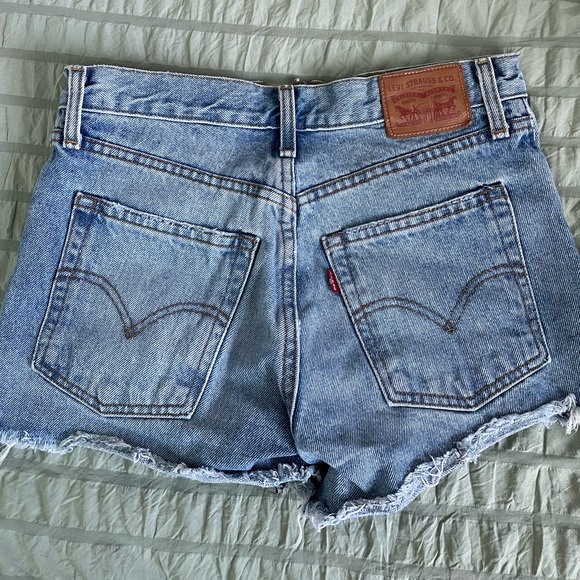 Distressed Levi's Jean Shorts - Picture 1 of 3